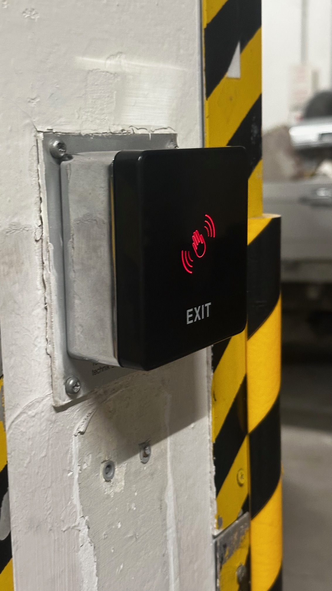 CS exit button